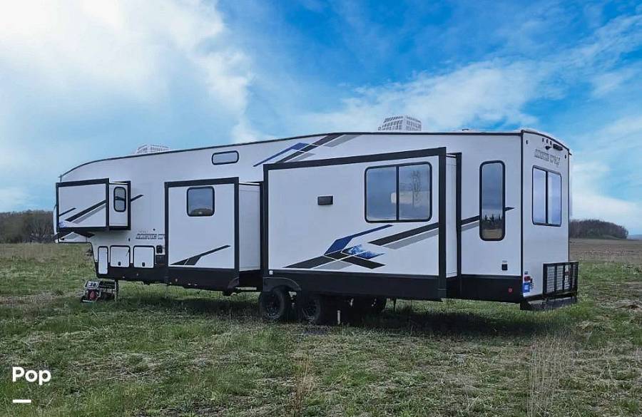 2024 Cherokee Arctic Wolf 3660SUITE, $ 56,700