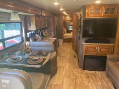 2017 Thor Motor Coach Challenger 37YT, $ 67,000
