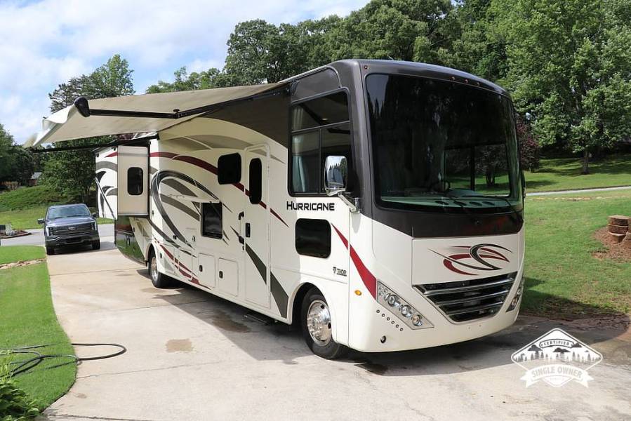2020 Thor Motor Coach Hurricane 35M, $ 100,900