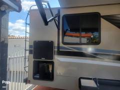 2022 Coachmen Leprechaun 319MB, $ 97,780