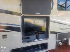 2022 Coachmen Leprechaun 319MB, $ 97,780