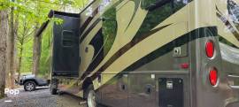 2019 Entegra Coach Emblem 36U, $ 97,000