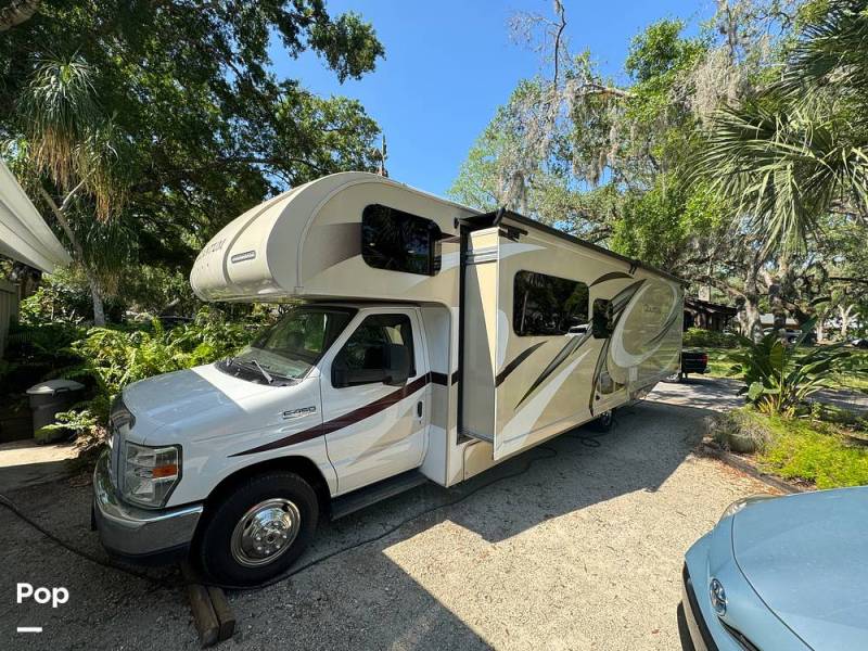 2017 Thor Motor Coach Quantum PD31, $ 55,000