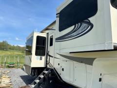 2021 Grand Design Solitude 380FL-R, $ 58,000