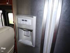 2013 Winnebago Tour 42GD, $ 177,000