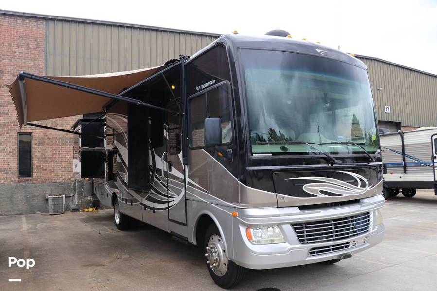 2015 Fleetwood Bounder 34T, $ 67,000