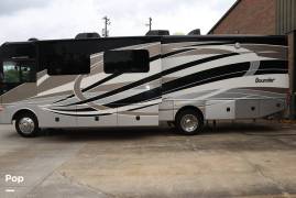 2015 Fleetwood Bounder 34T, $ 67,000