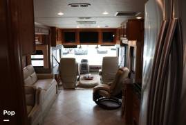 2015 Fleetwood Bounder 34T, $ 67,000