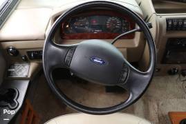 2015 Fleetwood Bounder 34T, $ 67,000