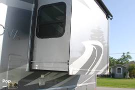 2017 Winnebago Sunova 36Z, $ 81,900