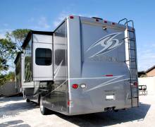 2017 Winnebago Sunova 36Z, $ 81,900