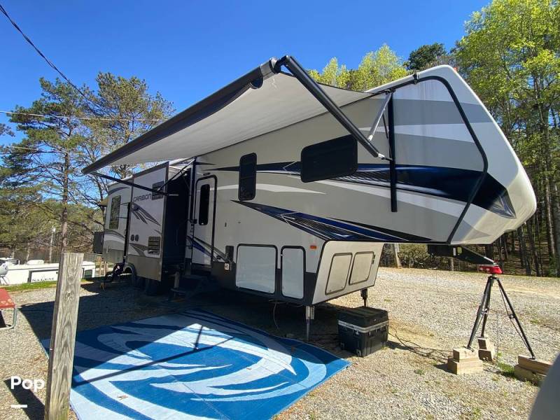 2016 Keystone Carbon 347, $ 39,900