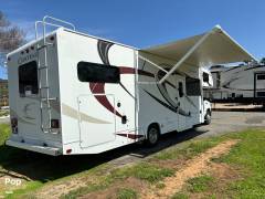 2017 Thor Motor Coach Chateau 31W, $ 54,900