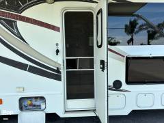 2017 Thor Motor Coach Chateau 31W, $ 54,900