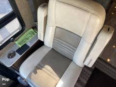 2017 Thor Motor Coach Venetian G36, $ 124,000