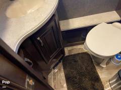 2017 Thor Motor Coach Venetian G36, $ 124,000