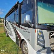 2017 Thor Motor Coach Challenger 37YT, $ 75,995