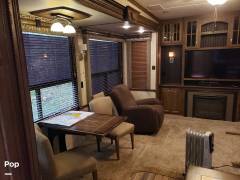 2015 Keystone Alpine 3536 RE, $ 37,500
