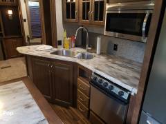 2015 Keystone Alpine 3536 RE, $ 37,500