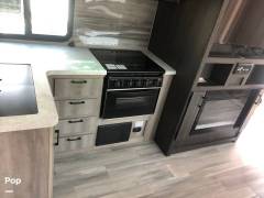 2022 Winnebago Voyage 2427RB, $ 31,400