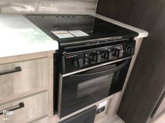 2022 Winnebago Voyage 2427RB, $ 31,400