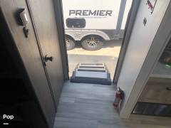 2022 Winnebago Voyage 2427RB, $ 31,400