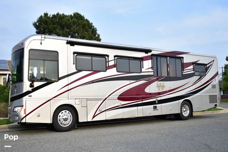 2010 Winnebago Journey 40L, $ 89,995