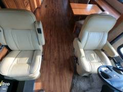 2010 Winnebago Journey 40L, $ 89,995