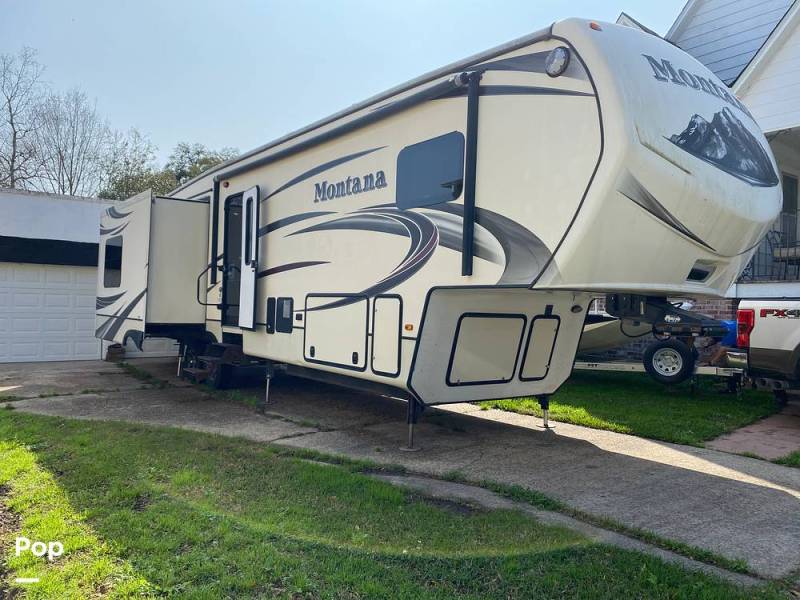 2015 Keystone Montana 3725RL, $ 29,500