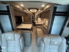 2022 Thor Motor Coach Aria 4000, $ 265,000