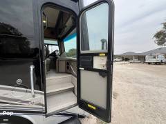 2022 Thor Motor Coach Aria 4000, $ 265,000