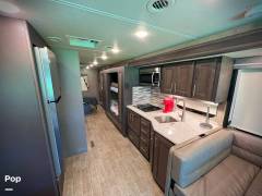 2022 Thor Motor Coach Miramar 34.6, $ 143,000