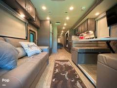 2022 Thor Motor Coach Miramar 34.6, $ 143,000
