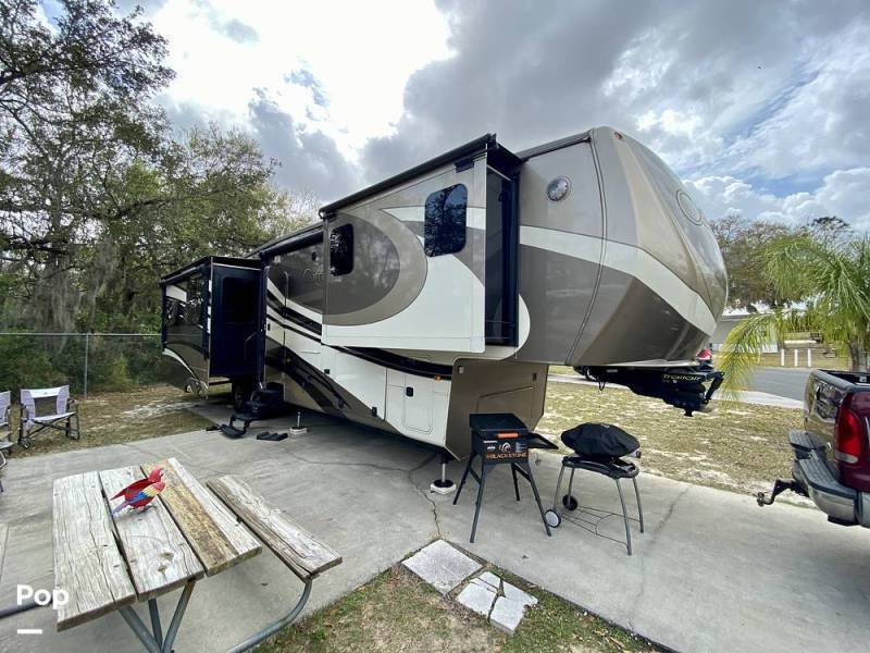 2015 CrossRoads Carriage 40RL, $ 40,000