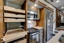 2015 CrossRoads Carriage 40RL, $ 40,000