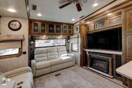 2015 CrossRoads Carriage 40RL, $ 40,000
