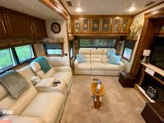 2015 CrossRoads Carriage 40RL, $ 40,000