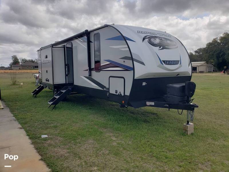 2021 Cherokee Alpha Wolf 33BHL, $ 40,000