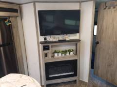2021 Cherokee Alpha Wolf 33BHL, $ 40,000