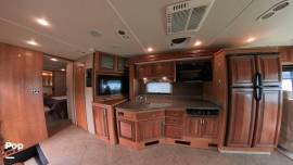 2015 Holiday Rambler Vacationer 36DBT, $ 75,000