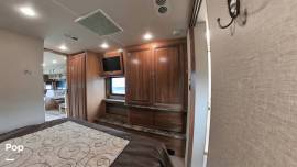 2015 Holiday Rambler Vacationer 36DBT, $ 75,000