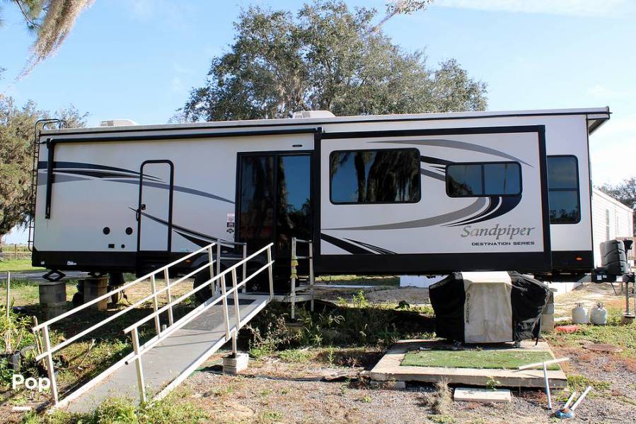 2022 Forest River Sandpiper 401FLX, $ 53,400