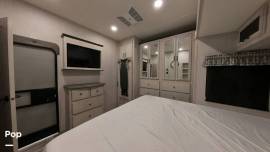 2022 Forest River Sandpiper 401FLX, $ 53,400