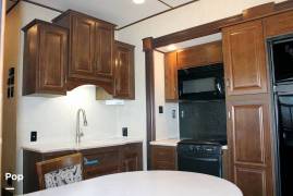 2014 CrossRoads Rushmore Lincoln, $ 26,000