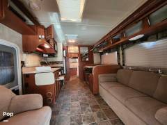 2012 Thor Motor Coach Freedom Elite 31R, $ 29,500