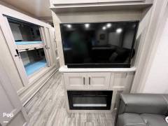 2023 Thor Motor Coach Miramar 37.1, $ 140,000