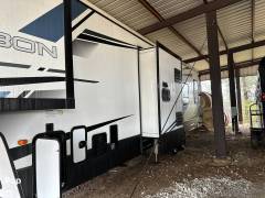 2021 Keystone Carbon 348, $ 50,000
