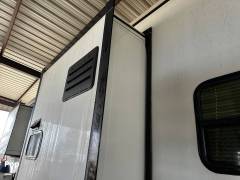 2021 Keystone Carbon 348, $ 50,000