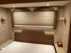 2006 National RV Dolphin 5320 (Built for Boondocki, $ 45,000