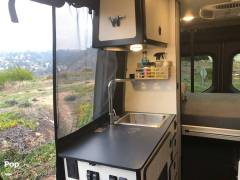 2022 Winnebago Revel 44E 4x4, $ 124,400